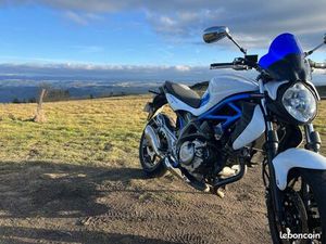 SUZUKI 650 GLADIUS A2