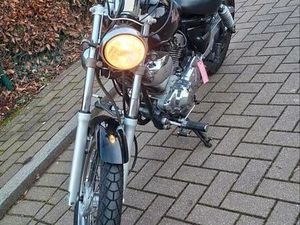 ② YAMAHA VIRAGO 125 CC