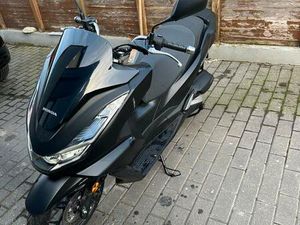 ② HONDA PCX 125 NEUF 33KM