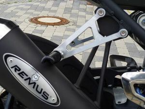 TRIUMPH SPEED TRIPLE 1050