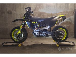 HUSQVARNA 701 SUPERMOTO 23&APOS;