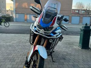 ② HONDA AFRICA TWIN 1100 DCT-AS