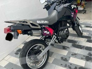 SUZUKI 650 DR