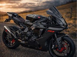 R1 2024 3000KM ÉTAT NEUF