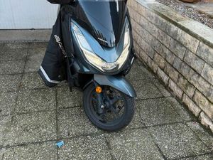 SCOOTER HONDA PCX 125 – 2022 – TRÈS BIEN ÉQUIPÉ – 2 000