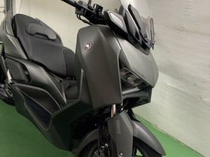 YAMAHA X-MAX 125 – 2025 – 672 KM – ÉTAT NEUF – DISPONIBLE DE SUITE