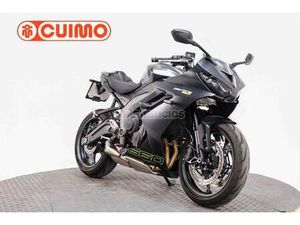 TRIUMPH - DAYTONA 660