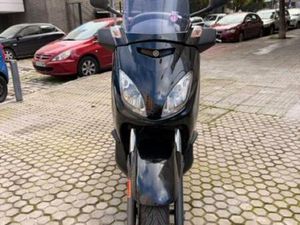 YAMAHA - XMAX 250