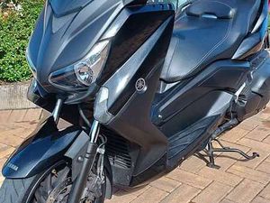 YAMAHA BLACK X-MAX NERO