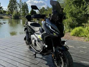 745 CC/ 35 KW FULL OPTION