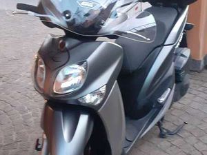 YAMAHA XENTER 125 ARGENTO