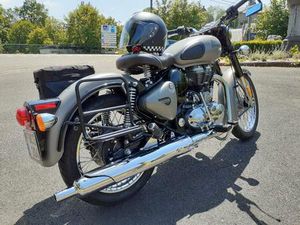 ② ROYAL ENFIELD CLASSIC 500 GUN METAL GREY
