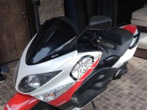 YAMAHA T-MAX