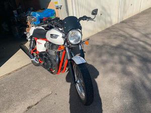 TRIUMPH THRUXTON SE