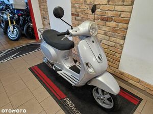 VESPA LX