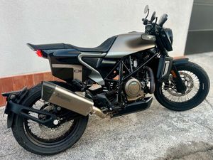 HUSQVARNA SVARTPILEN 701 STYLE A2