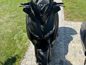 YAMAHA X-MAX X MAX 300 TECH MAX ROLLER / SCOOTER