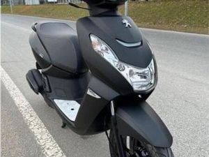 PEUGEOT KISBEE 4T 49 CC BLACK EDITION