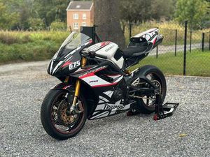 ② DAYTONA 675 R 2011 PISTE 12 300 KMS