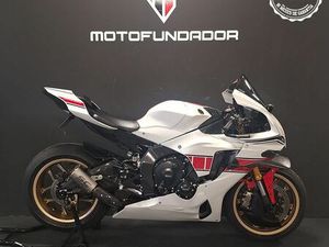 VENDO YAMAHA R1 60TH WORLD GP ANNIVERSARY URGEZES