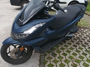 HONDA PCX 125 VENDO HONDA PCX 125, MODELO 2024, COMPRADA NOVA E PÓVOA DE SANTO ADRIÃO E OLIVAL BASTO