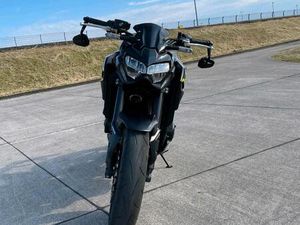 KAWASAKI Z 900