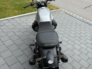 MOTO GUZZI V7