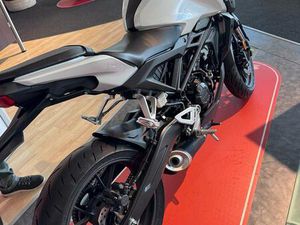 MOTORRAD HONDA CB125R