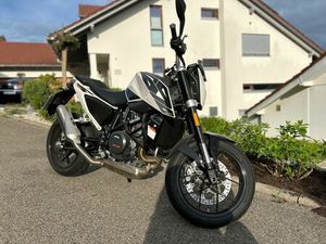KTM DUKE 690