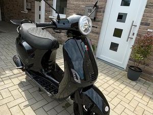 ROLLER GEDROSSELT 25 KM/H (PAPIERE 50KM/H)