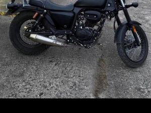 REVOLVER 125 CRUISER MOTORRAD - 13 PS, TÜV 2026