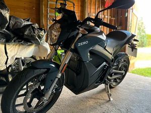 ZERO S 2023 ELEKTROMOTORRAD - TOP ZUSTAND 2500 KM 1 HAND