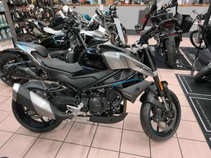 CF MOTO 450 NK SCHWARZ / WEIß