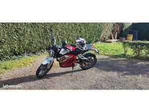 SUPER SOCO TSX + CASQUE