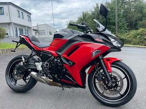 KAWASAKI NINJA 650