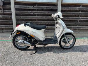 ② PIAGGIO DELIVERY LIBERTY B KLASSE MET NIEUWE BANDEN