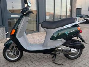 PIAGGIO SKR 125CC ORIGINEEL 7600 KM — SCOOTERS | PIAGGIO — MARKTPLAATS