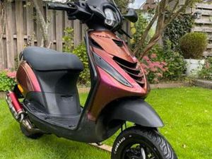 ZIP 70CC 2T BROM — SCOOTERS | PIAGGIO — MARKTPLAATS