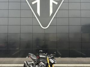 TRIUMPH SPEED TRIPLE 1200 RS 2025 1160 CM3 | MOTO ROADSTER | 4 000 KM | NOIR | 84700 SORGUES