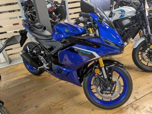 YAMAHA YZF-R3 2025 320 CM3 | MOTO SPORTIVE | 1 500 KM | BLEU | 80136 RIVERY
