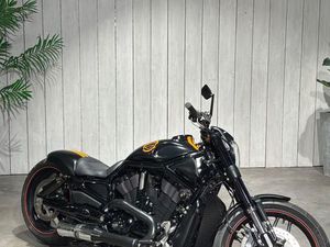 HARLEY-DAVIDSON V-ROD 10TH ANNIVERSARY - LE SHOWROOM