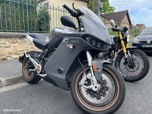MOTO ÉLECTRIQUE ZÉRO SR/S PREMIUM