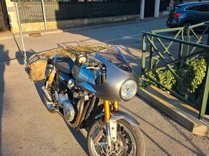 TRIUMPH THRUXTON 1200 R