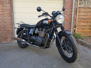 TRIUMPH BONNEVILLE T100