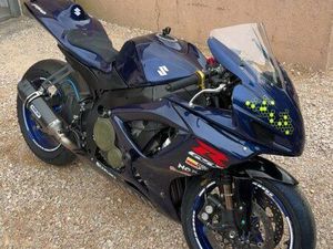 SUZUKI GSX-R 750