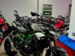 KAWASAKI Z 900 ANNO 2025 KM 3000 UNIPRÒ