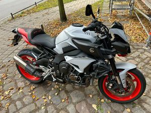 YAMAHA MT-10