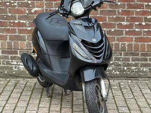 ② PIAGGIO ZIP