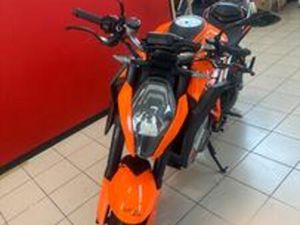 KTM 1290 SUPER DUKE R
