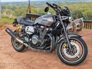 YAMAHA XJR 1300